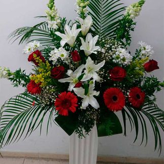 Funerarias Juan de Dios ramo de flores fúnebre 